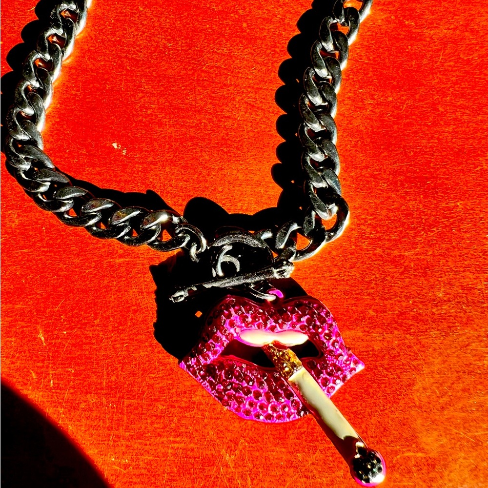 Lips 👄 Necklace 🚬